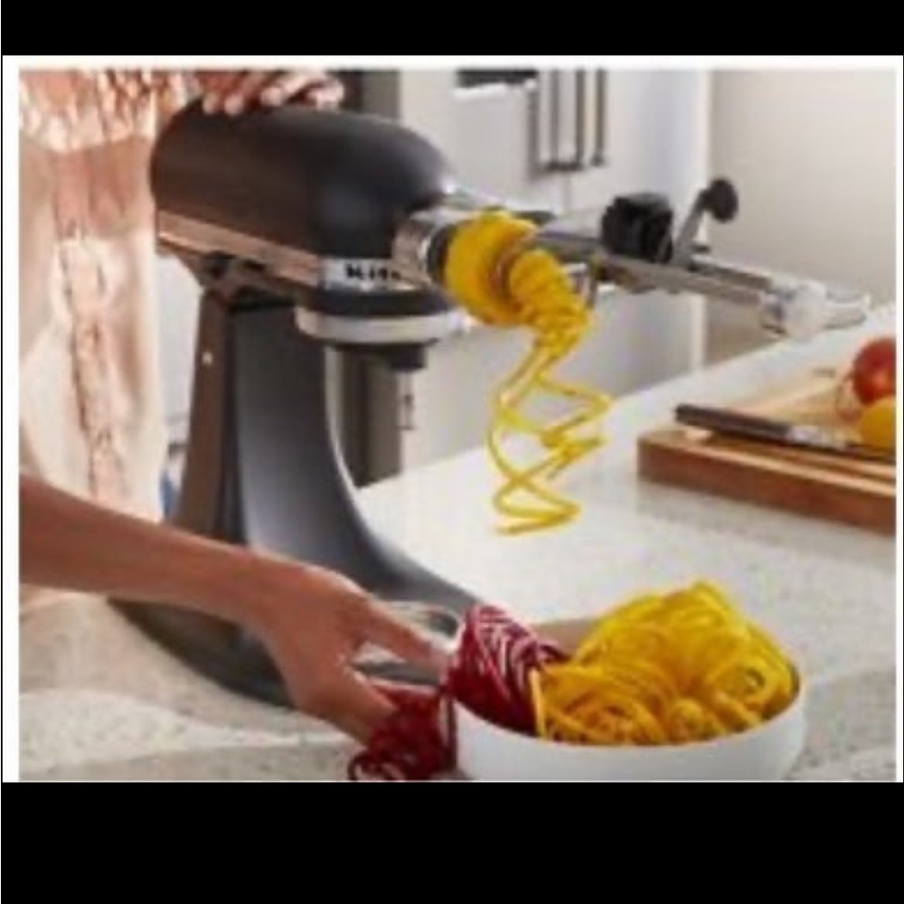 KitchenAid Spiralizer Mixer Attachment (new) with blades and case